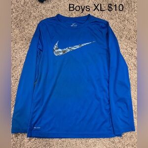 Nike Youth XL Long Sleeve Shirt
